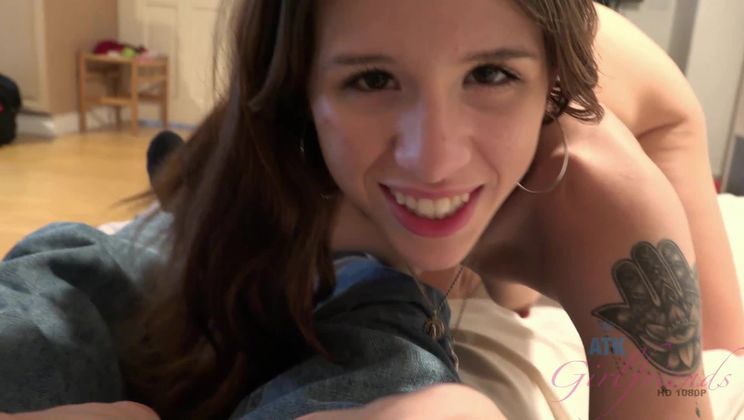 Isabel wants your cum on her face.